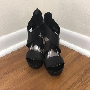 Steve Madden black wedges